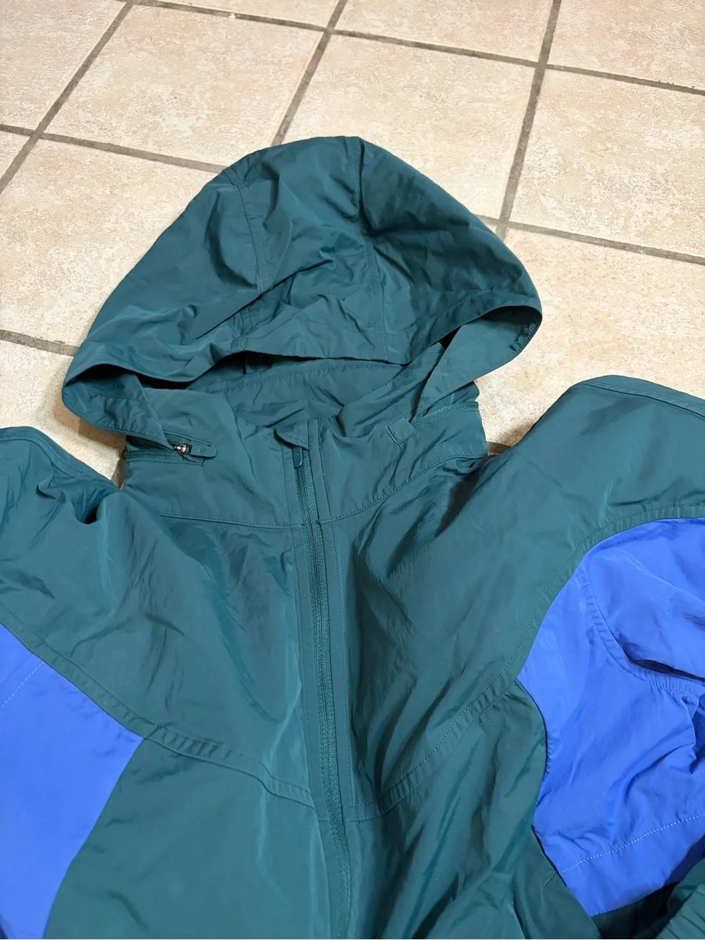 Lululemon Evergreen Cropped Full-Zip Hoodie (Green Jasper/Wild Indigo) Size 6